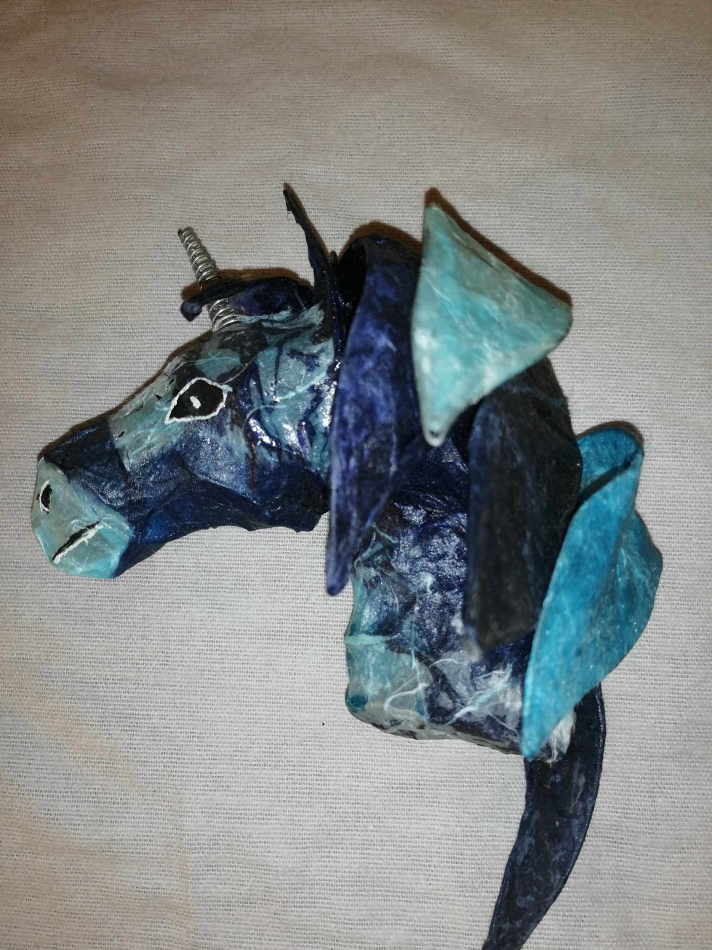 tête de licorne bleue