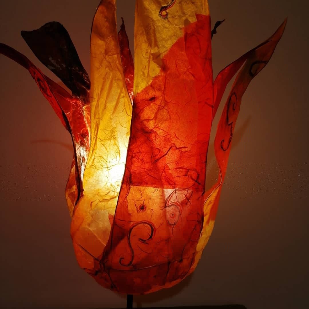 Lampe tulipe éclairée